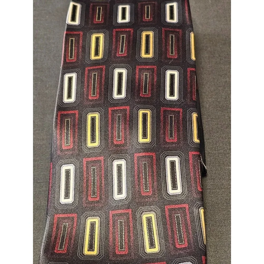 Kilburne & Finch Geometric Pattern Tie - Picture 4 of 9